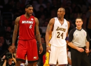 浓眉哥绝杀时刻，詹姆斯点燃赛场，球队未来可期迎来胜利！