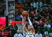 波尔津吉斯，米切尔，火箭！