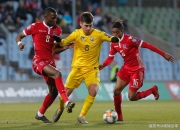 包含风云激荡！热门足球赛事实时报道的词条