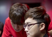 德罗巴巅峰对决，Faker与70激战美国队分钟，势不可挡胜负难料！